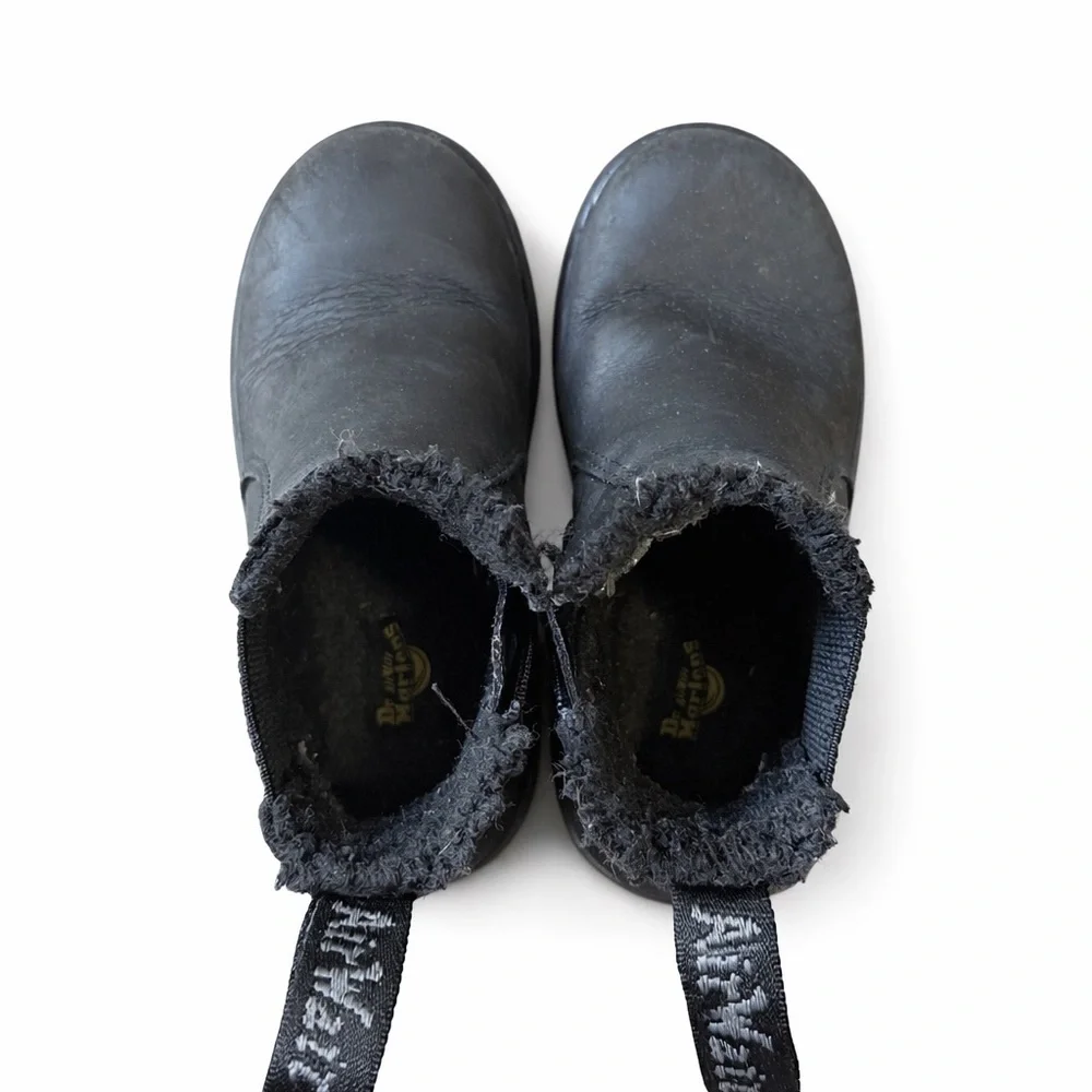 Dr. Martens Leonore Toddler Chelsea Boots Black Fur Lined Leather Kids Size 10